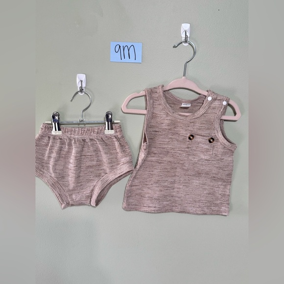 Other - NWOT Infant Cozy Tan Ribbed 2 Piece Outfit, 9 Months
